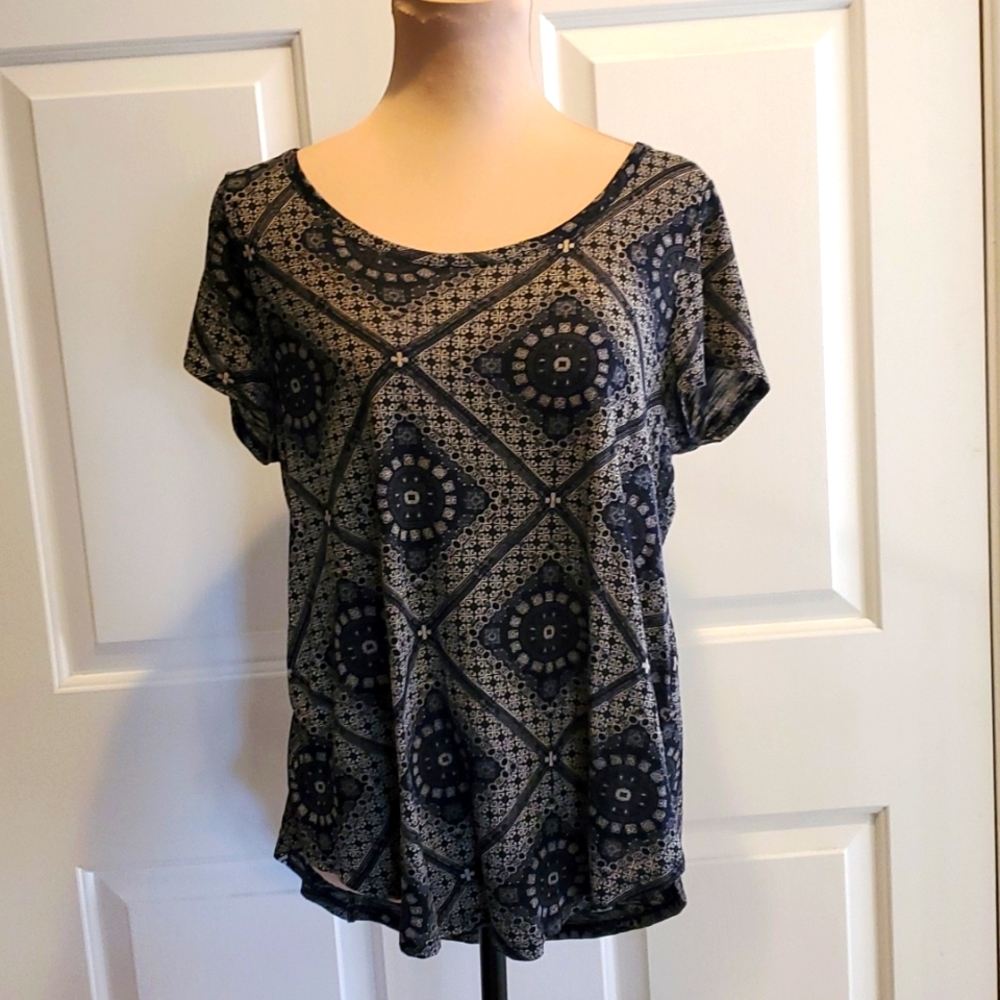 Lucky Brand Navy and Cream Short Sleeve Patterned Tee
